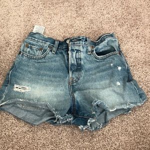 Levi short shorts